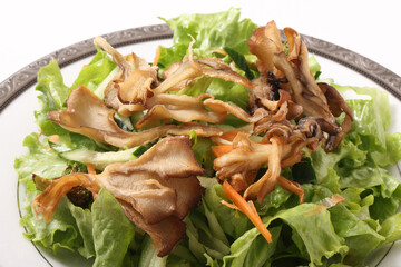 素揚げ舞茸のグリーンサラダ