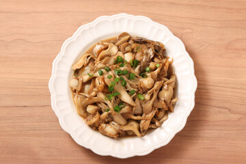 舞茸とベビーホタテのバター醤油炒め