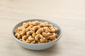 Roasted Cashew Nuts (Kacang Mete) in a bowl
