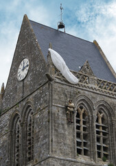 Kirche Fallschirmspringer John Steel Sainte-Mere-Eglise, Normandie, Frankreich