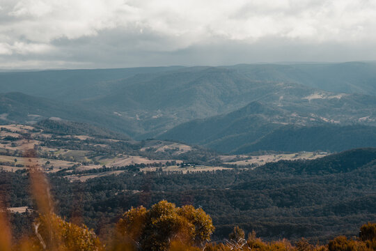 Views into the Megalong Valley from Cahill's Lookout, Blue Mountains.