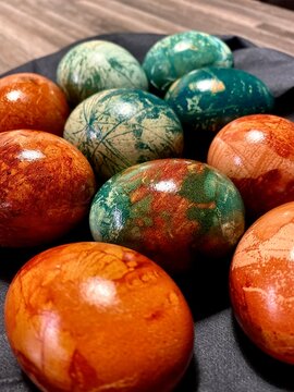 Easter eggs are painted according to old traditions