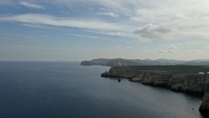 Espagne, sur l'île de Minorque, survol de la cala morell et de la pointe de l'éléphant	