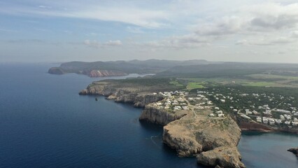 Fototapeta na wymiar Espagne, sur l'île de Minorque, survol de la cala morell et de la pointe de l'éléphant 