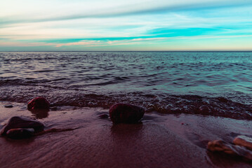 plaża nad Bałtykiem o zachodzie słońca