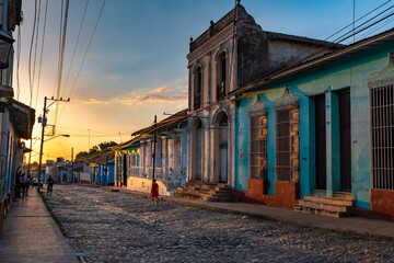 Fototapeta na wymiar Sunset in the old streets of Trinidad in Cuba