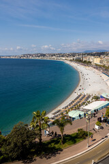 Fototapeta na wymiar Panorama sur la Promenade des Anglais et la plage depuis la Tour Bellanda à Nice