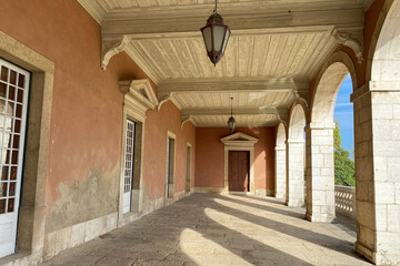 Fototapeta premium Historical building facade in Lisbon garden