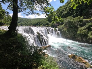 Fototapeta na wymiar Waterfall 2