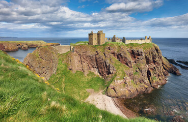 Fototapeta na wymiar Scotland - Dunnotar castle, Scottish coast