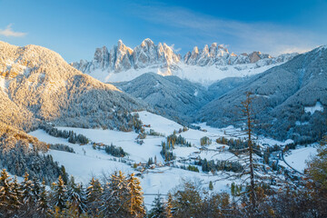 Snow, Val di Funes; Dolomites mountains; Trentino-Alto Adige; South Tirol; Italy