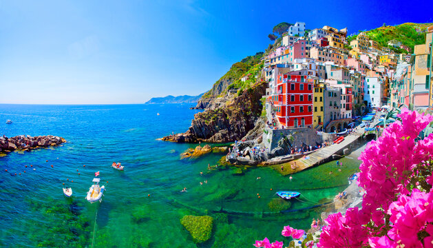 Wundersch&ouml;nes Dorf Riomaggiore Manarola in Cinque Terre, Italien