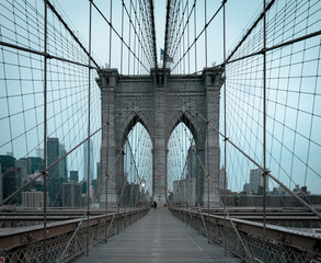 Fototapeta premium New York city Brooklyn Bridge at dusk