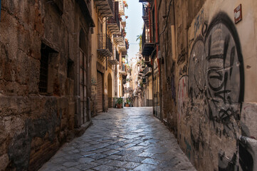 Street in Palermo / Street in Palermo on Sicily, Italy. - 597522983