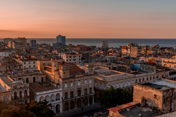 Fototapeta na wymiar View over the rooftops of Havana in Cuba with the El National hotel