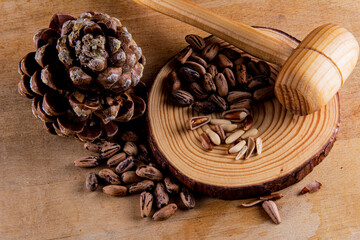 Pine nuts_05