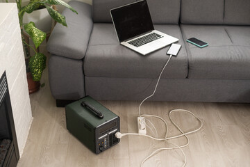 The inverter generator charges the power bank battery