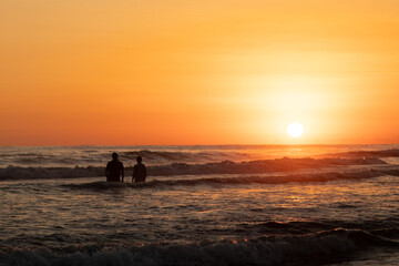 Fototapeta premium couplet at the beach