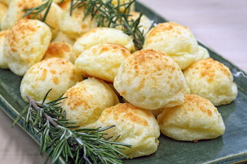 mini gourmet cheese bread