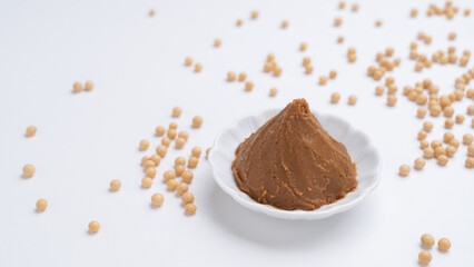 大豆と味噌｜日本の米こうじ味噌　イメージ