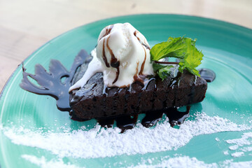 Brownie dessert with ice cream