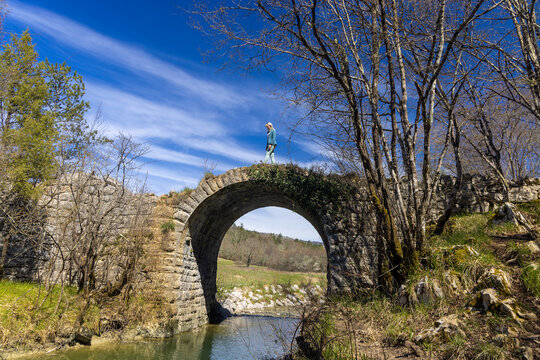 beautiful, buzet, canyon, cave, croatia, dinaric, evergreen, freshwater, green, hiking, istra, istria, karst, landscape, limestone, mediterranean, mirna river, napoleon bridge, natural, nature, old br