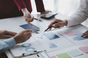 The meeting room for startup companies, the marketing department has a meeting to plan marketing and summary of the department's performance, a meeting to analyze the company's target customers.