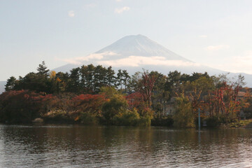 霞む富士山