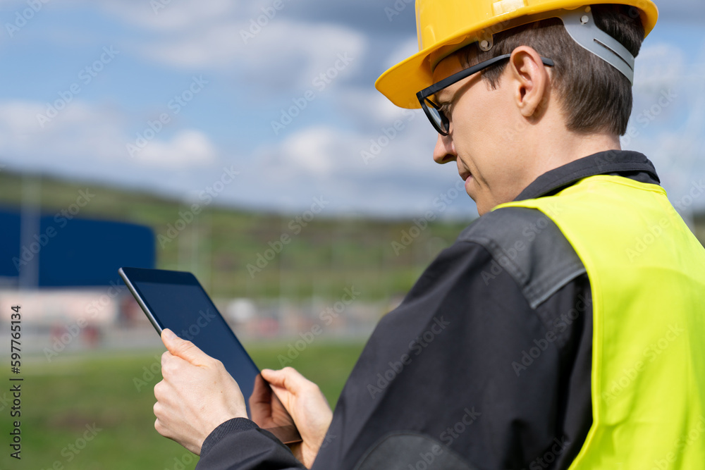Aufkleber Engineer with digital tablet computer