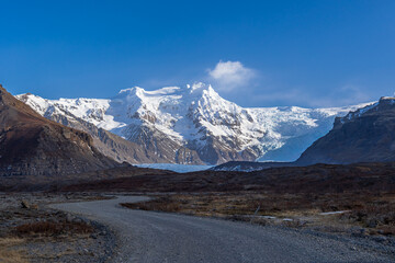Obraz na płótnie Canvas Svinafellsjokull glacier in a sunny day