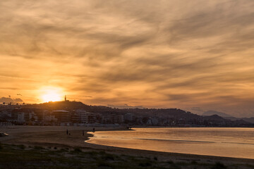 Passeggiata crepuscolare al Porto Canale di Pescara / Abruzzo