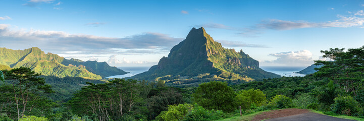 Scenic view from Belvedere Lookout at sunrise, Moorea island, French Polynesia - obrazy, fototapety, plakaty