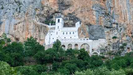 Kloster Ostrog in Montenegro - 597813776