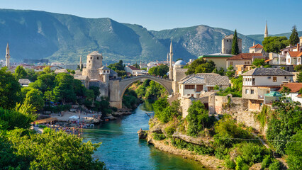 Fototapeta na wymiar Brücke Mostar in bosnien