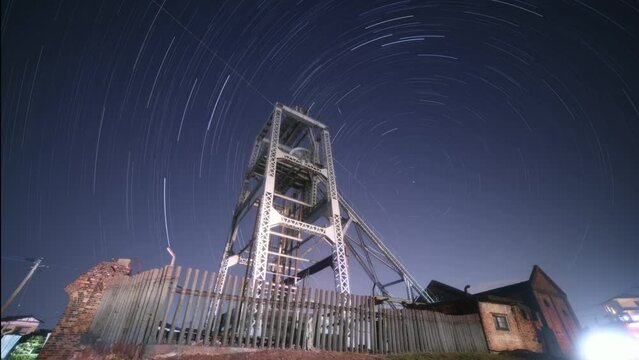 三池炭鉱宮原坑跡と星空のタイムラプス