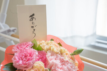 感謝　ありがとうのメッセージと花束