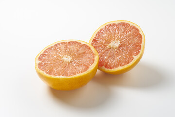 ピンクグレープフルーツ　白背景