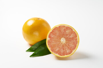 ピンクグレープフルーツ　白背景