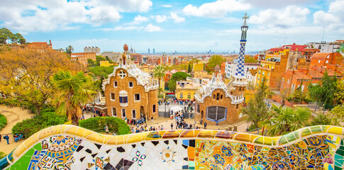 Fototapeta premium Barcelona city skyline view from famous Güell Park, Spain