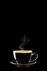 Obraz premium Close up a cup of a black hot coffee with smoke on black background with copy space. Created with Generative AI Technology