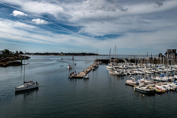 Fototapeta premium Harbor Of Ancient City Concarneau With Medieval Stronghold At The Finistere Atlantic Coast In Brittany, France