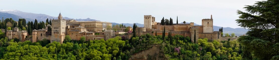 Fototapeta na wymiar Panoramic view of Alhambra fortress in Granada, Andalusia, Spain