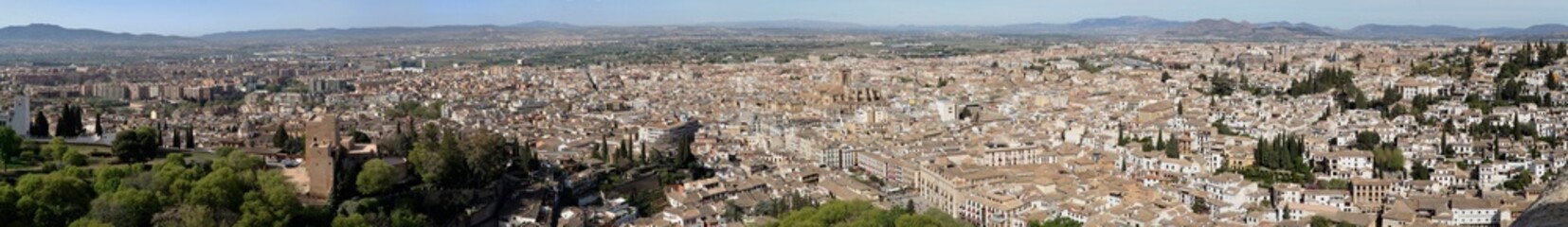 Naklejka premium Panoramic view of Granada city in Andalusia, Spain