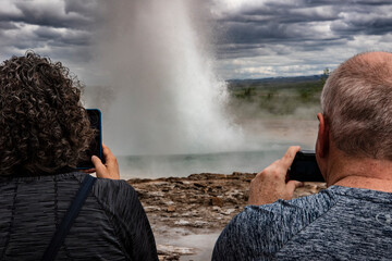 erupcja gejzer Geysir na Islandii © damian