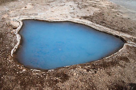 okolica gejzer Geysir na Islandii oczko termalne