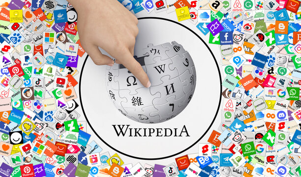 wikipedia , Social Media - It is a Visual Design.
