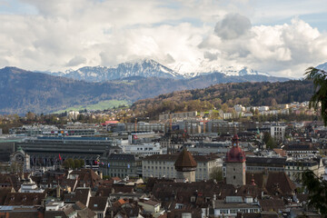 Fototapeta na wymiar Vue sur Lucerne depuis les remparts