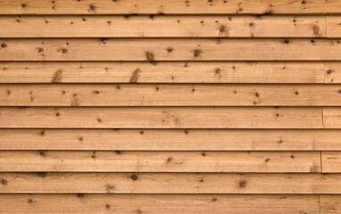 天然の木材を使った木目の板壁