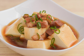 鴨肉の餡かけ豆腐