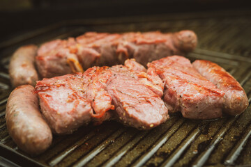 Fleisch auf dem Grill